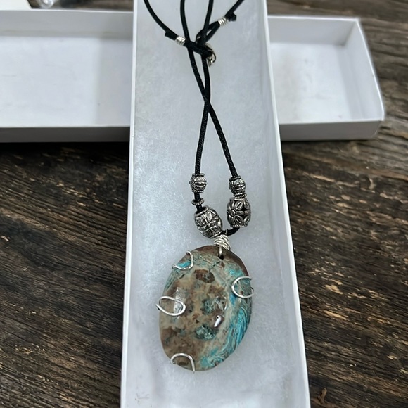 Jewelry - Beautiful turquoise handmade necklace